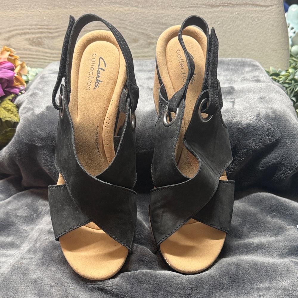 Clark’s Giselle black crisscross cork platform sandals size 11.